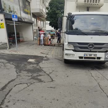 Getir Deposu Kaldırım İşgaliyesi