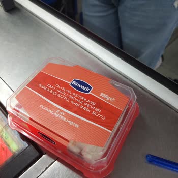 BİM Marketteki Bozuk Peynir