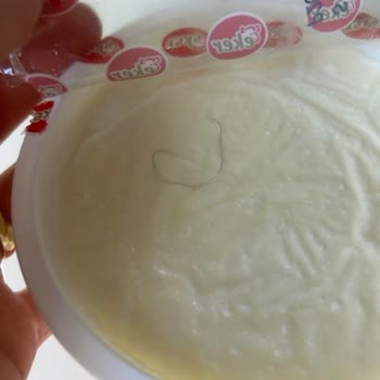 Eker Yoğurt İçerisinden Çıkan Saç