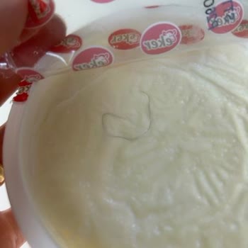 Eker Yoğurt İçerisinden Çıkan Saç