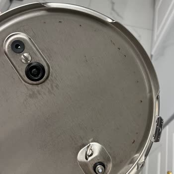 Fissler Yeşil Düdüklü Tenceremde Lekeler Oluştu