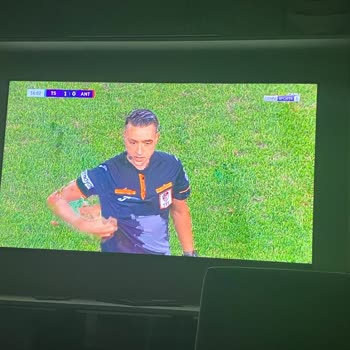 Tod TV Maç Yayınında Yağlı Boya Resim Sergisi İzliyorum?