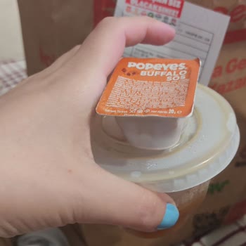 Popeyes Ayazağa Hamburgerden Çıkan Saç