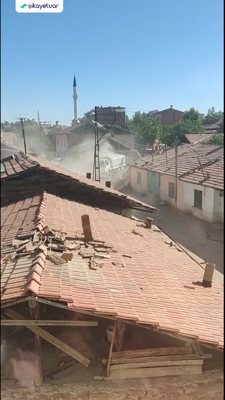 Çevre, Şehircilik Ve İklim Değişikliği Bakanlığı Bina Yıkmada Ve Enkaz Kaldırmada Su Kullanılmıyor! videonun kapak resmi