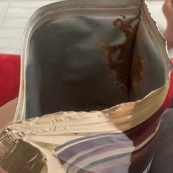 Nescafe Gold Granül Kahvenin İçi Nemlenmiş Gibi