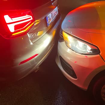 Köfteci Yusuf Şoförü Arabama Çarptı Tutanak Tutmadı Masrafı Ödemedi