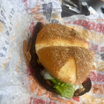Burger King Kars Şubesinde Yanmış Etler Ve Hatalı Hizmet