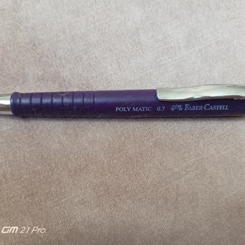 Faber Castell Uçlu Kalem Tutma Yerinin Ele Yapışması