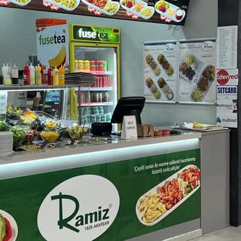Köfteci Ramiz İlgisiz Yönetim Biçimi