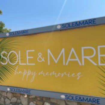 Sole Mare Tesettürlü Misafire Saygısız Muamele Ve İçeri Almama