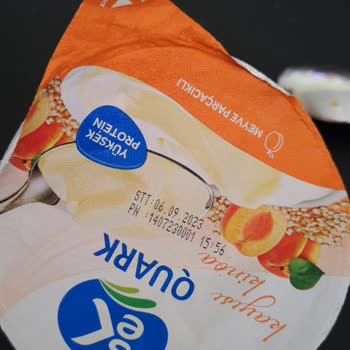 Migros'tan Alınan Sek Quark Kayısılı Üründe Küf Ve Sıvı Çıkması