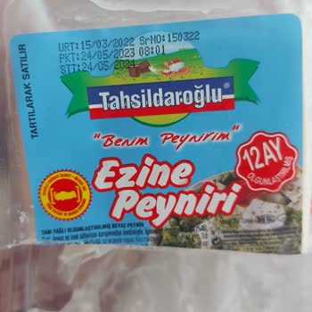 Tahsildaroğlu Peynir Paketinden Çıkan Yapışkan Sıvı