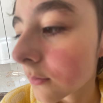 Nivea Canlandırıcı Yüz Temizleme Köpüğü