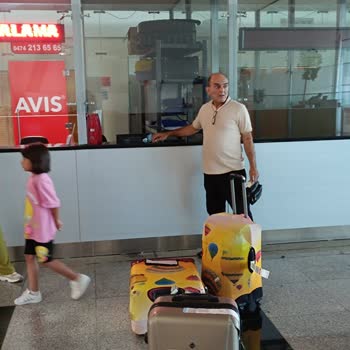 THY-Anadolu Jet Kırık Valiz