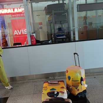 THY-Anadolu Jet Kırık Valiz