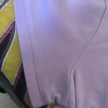 U. S. Polo Assn. T-shirt Kollarındaki Genişleme.