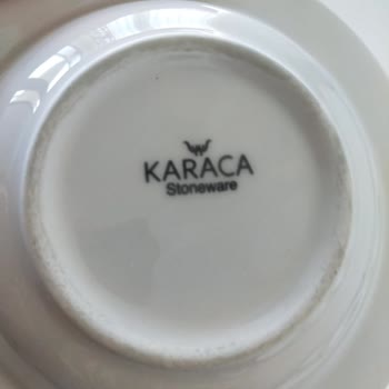 Karaca Züccaciye Porselen Yemek Takımı Üzerinde Çatlaklar
