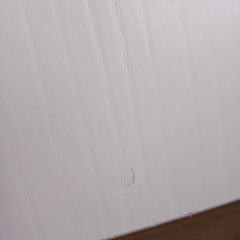 Doğtaş Salon Takımında Yırtık, Masada Eksik Vida Ve Ezik