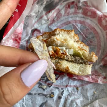 Saloon Burger Ürün İçin Sert Büyük Cisim Çıkışı!