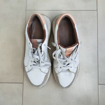 Derimod Sattığının Arkasında Durmuyor.