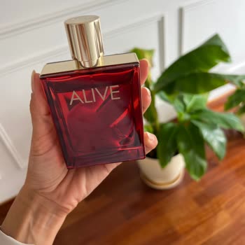 Hugo Boss Alive Parfüm Kokusunun Hemen Uçması