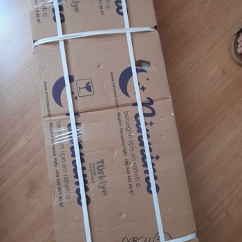 Aras Kargo Paketi Hasarlı Ürünü Bırakıp Kaçmış