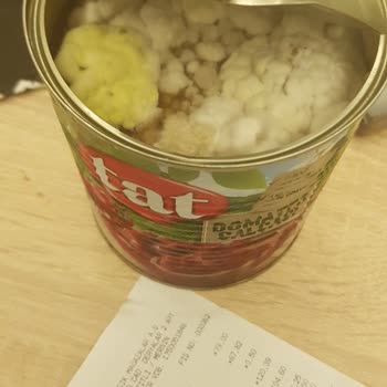 BİM Den Alınan Tat Marka Küflenmiş Salca
