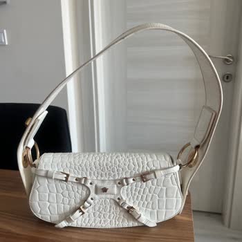 Manc Metalde Kararma Ve Çanta Sapının Yamuk Durması