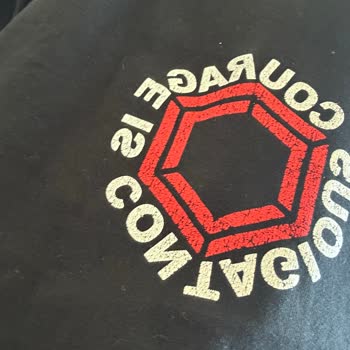 Mavi T-shirt Üretim Hatası
