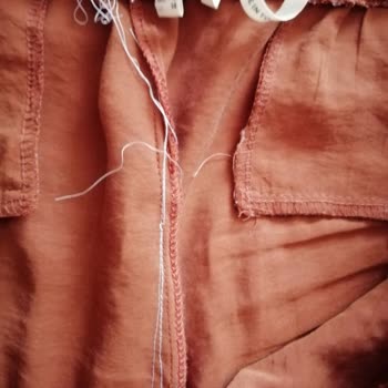 Koton'dan İki Pantolon Aldım İkisi De Sökük