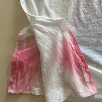 Domestos Tişörtümün Pembe Olması