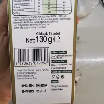 Nestle Çikolata Kutusunun İçini Kurt Kaynıyor
