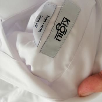 Kiğılı Giyim Gömlekler De Pas Lekesi