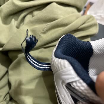 Sneaks Up Ayakkabımın Parçası Aldığım Gün Koptu
