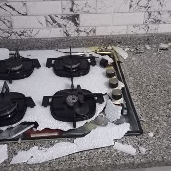 Silverline Ocak Patladı Cam Parçaları Tuzla Buz Oldu