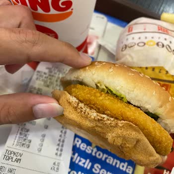 Beylikdüzü Migros AVM Burger King Burgerlerin Özensiz Hazırlanması