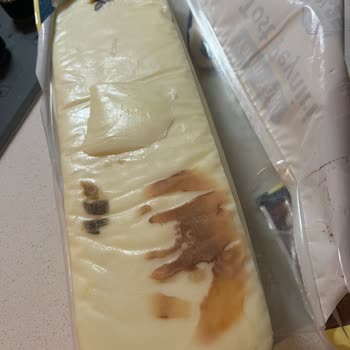 Aknaz Küflü Bozulmuş Peynir