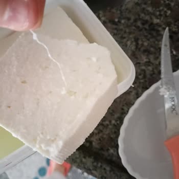 Aynes Peynirde İp Çıktı