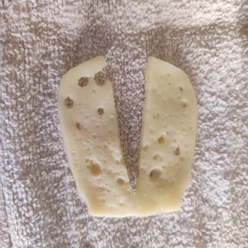 Çağlak Süt Ürünleri Kaşar Peynirinde Gözenekler Oluştu Aynı Zamanda Paketi Şişti