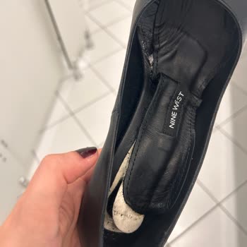Nine West Stiletto İlk Giyimde İç Tabanı Kaydı Ve Yapışkanları Çıktı