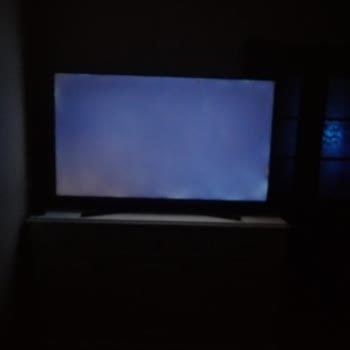 Grundig Televizyon Işık Patlaması