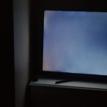 Grundig Televizyon Işık Patlaması