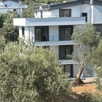 Çevre, Şehircilik Ve İklim Değişikliği Bakanlığı Altınoluk Mahallesi Kaçak Kat!