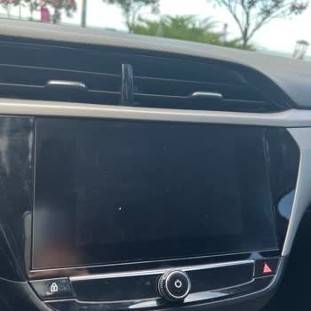 Opel Corsa Ekran Hatası