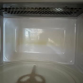 Beko Mikrodalga Ürünü 2 Dakika Çalıştı Ve İçi Sapsarı Oldu