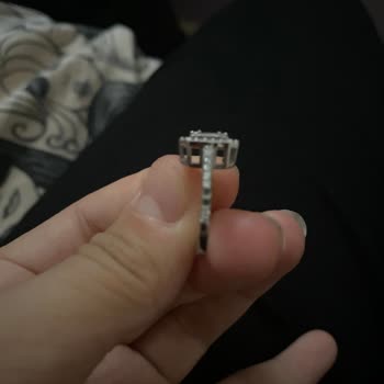 Atasay Kuyumculuk Taşları Sürekli Düşen Yüzük Nedeniyle Mağazadan İade Veya Değişim Talep Ediyorum