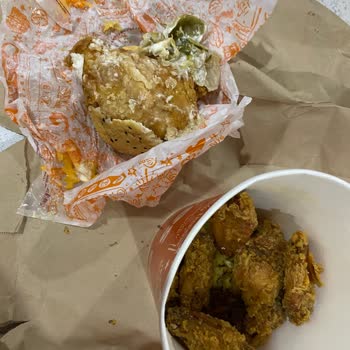 Popeyes Yanık Tavuklar, Hamburger Ekmeği Parçalanmış