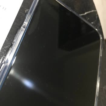 Vatan Bilgisayar İphone 13'ün Yanında Sattığı Ekran Camının Kabarması