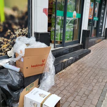 Tarım Kredi Kooperatif Market Şubesinin Çevreyi Kirletmesi