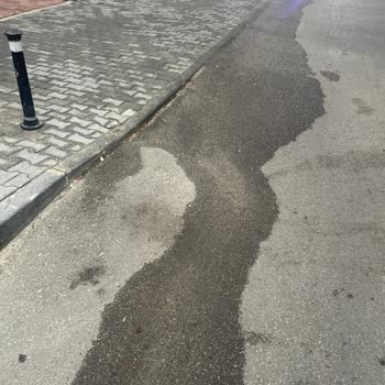Kadıköy Belediyesi Yeni Yapılan Ama Bir Ay Geçmeden Çöken Yol
